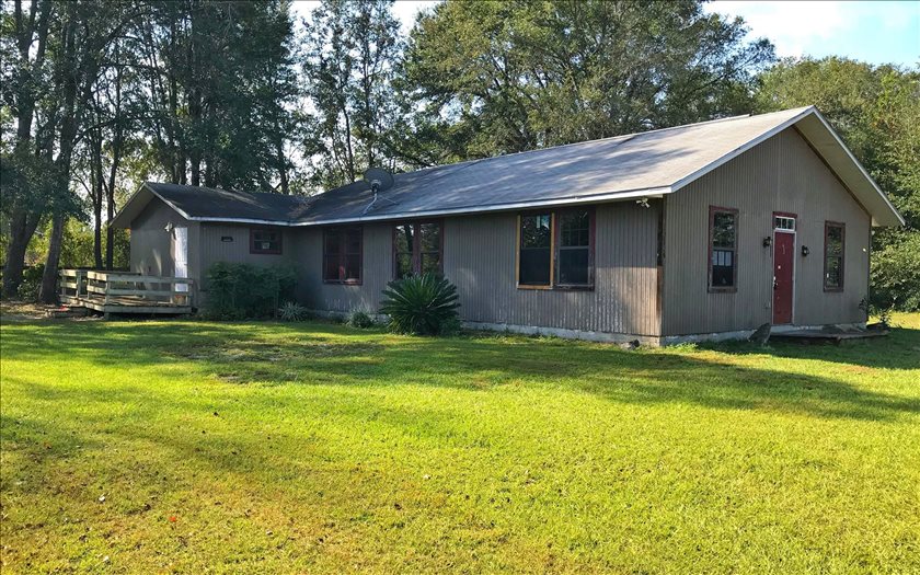 Homes on acreage for sale in North FL