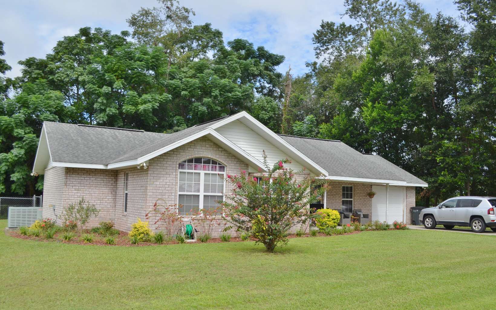 138 SW Gremlin Way