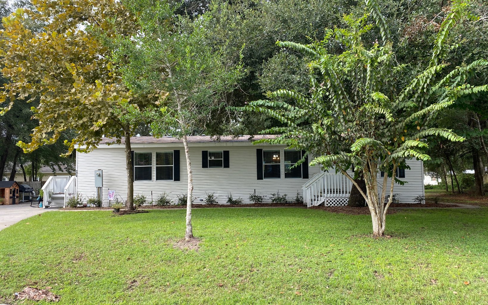174 SW Huckleberry Court