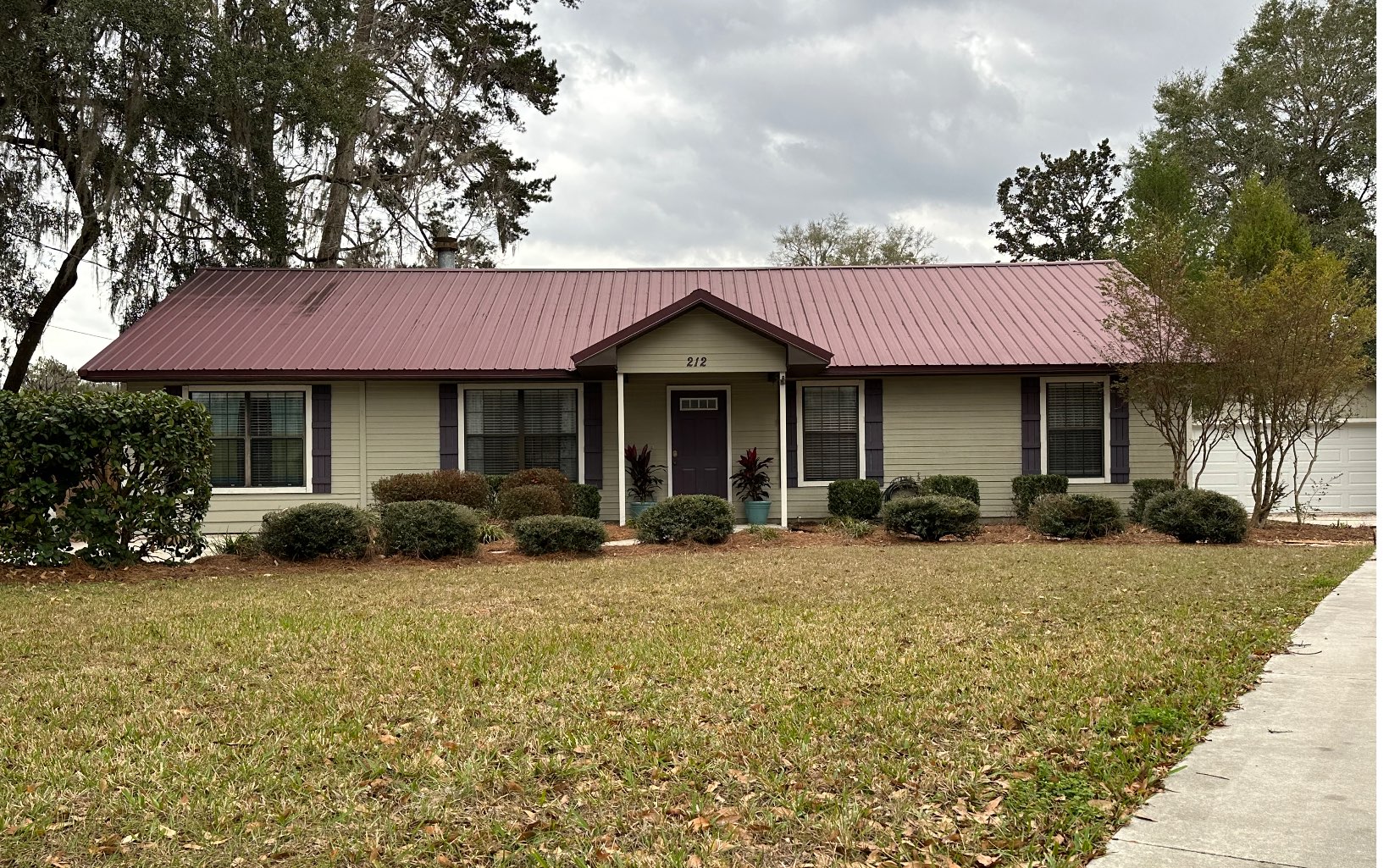 212 SE Carob Gln