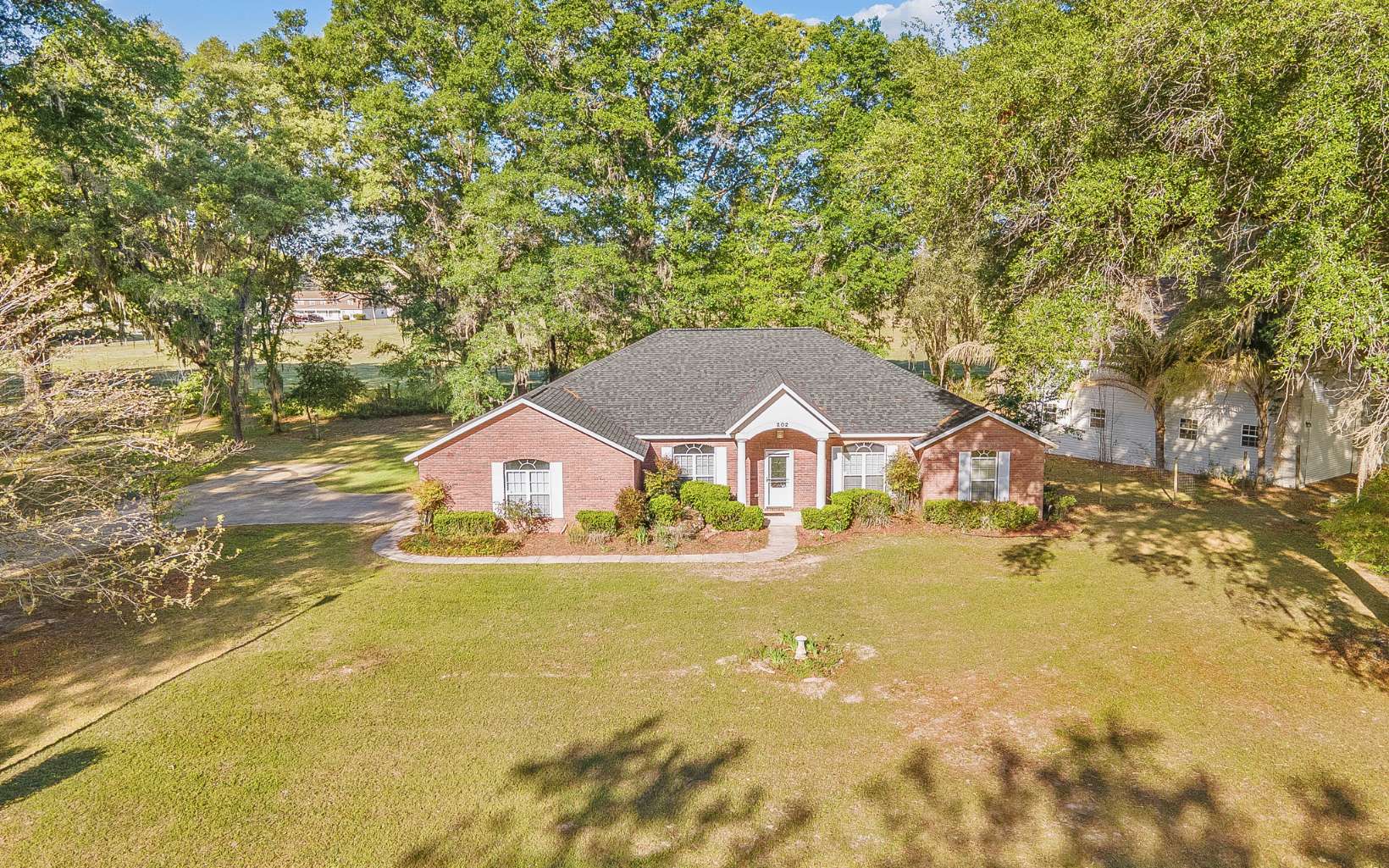 202 SE Mill Creek Ct