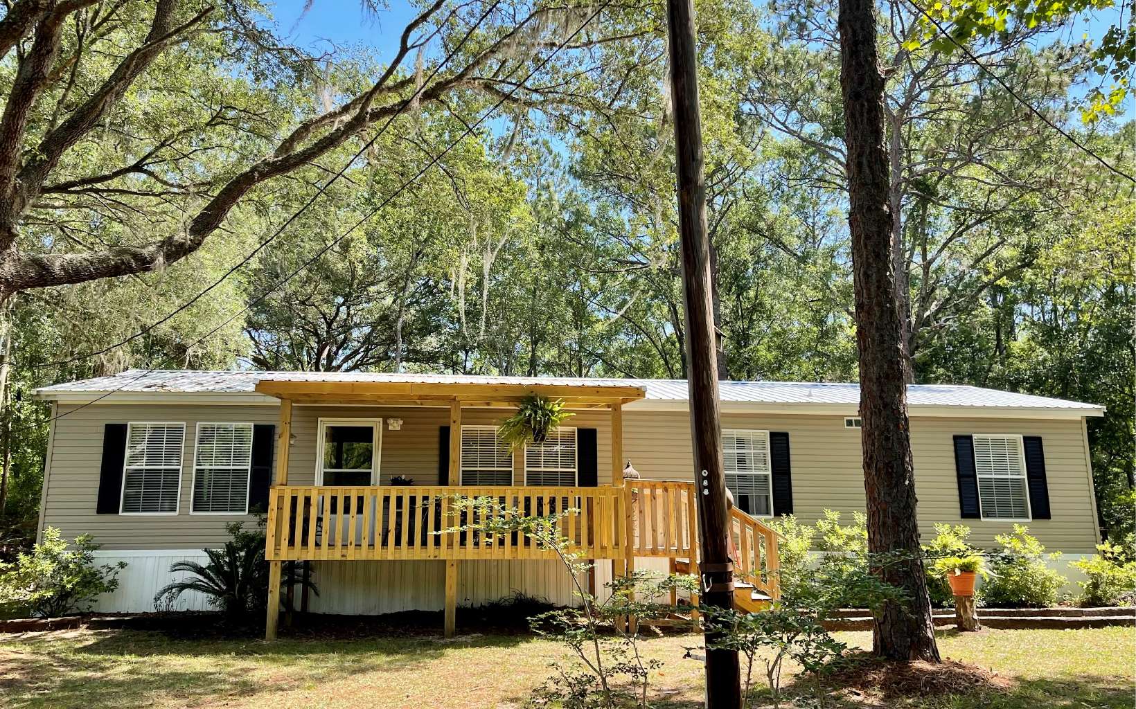 275 NW Pinellas Court