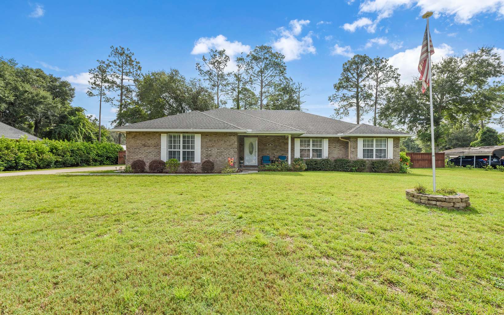 203 SW Royal Ct